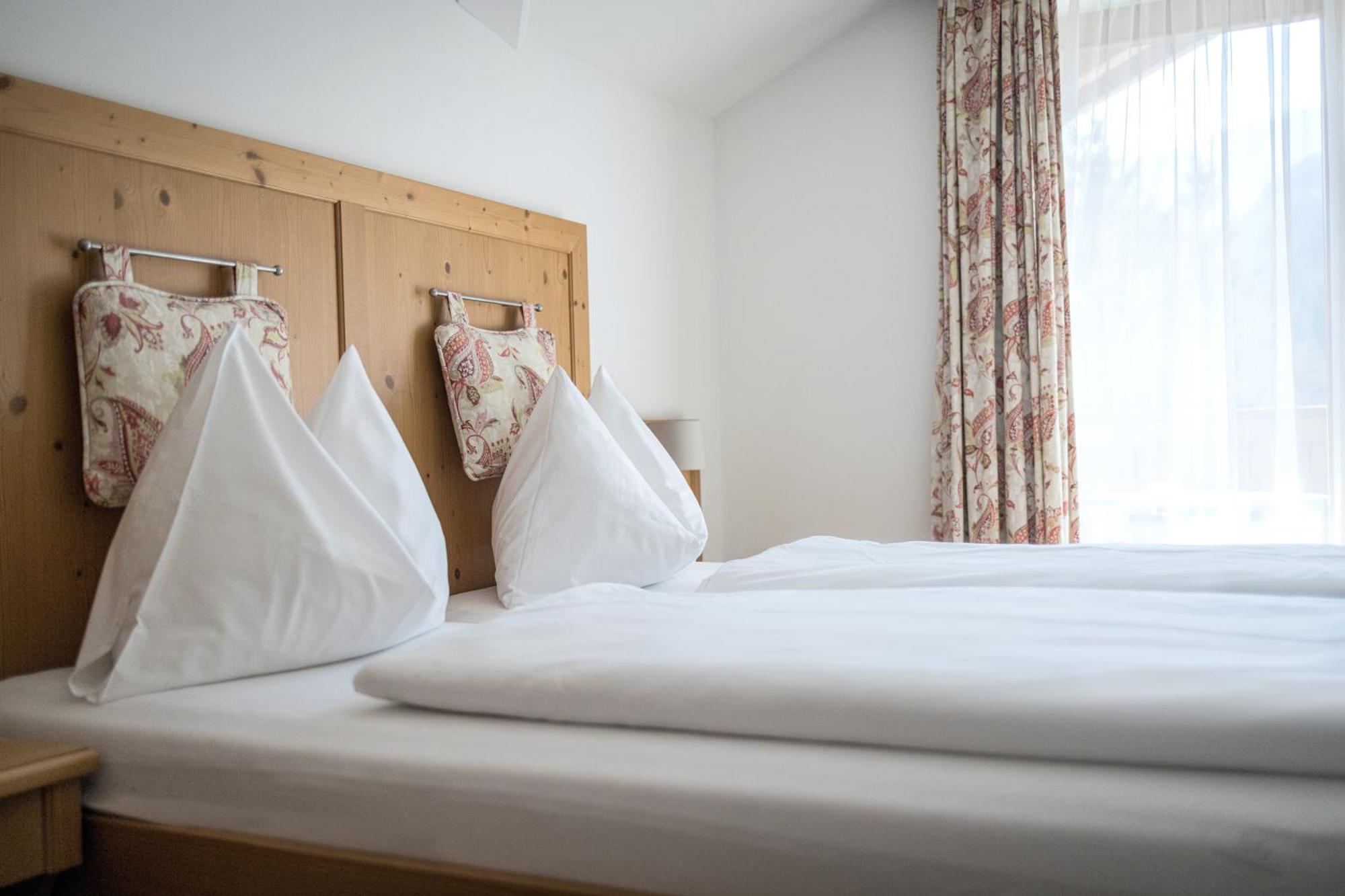 Hotel Sonnegg Saalbach-Hinterglemm Pokój zdjęcie